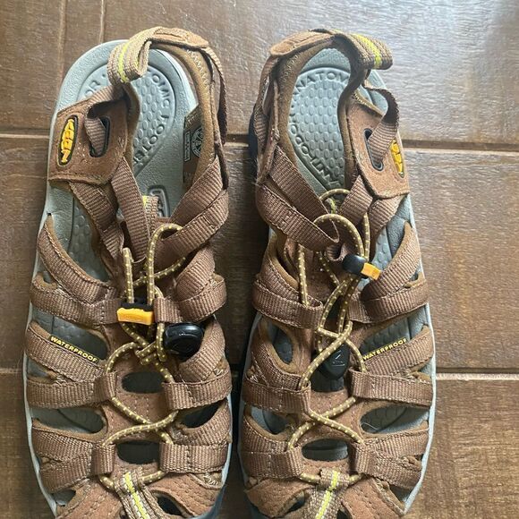 Keen Sandals - Picture 1 of 6